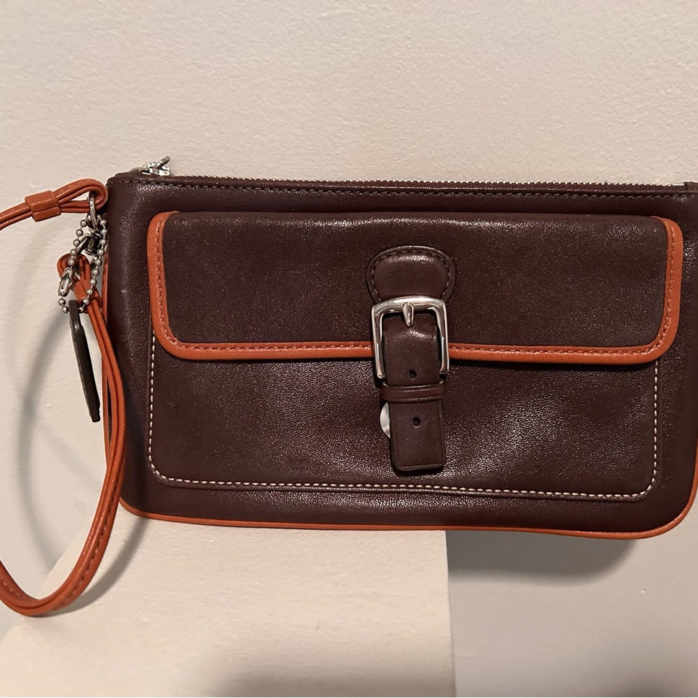Brown coach wristlet, great condition
